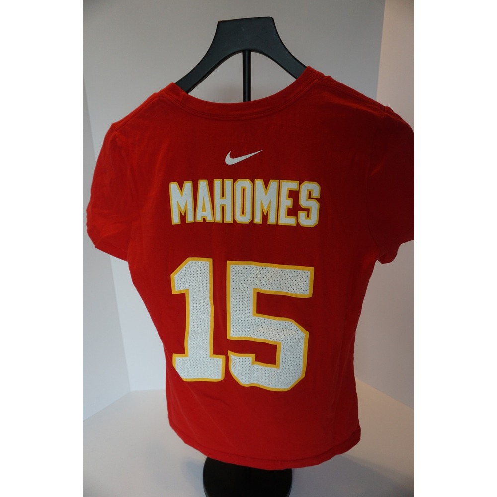 Nike Kansas City Chiefs Patrick Mahomes 15 Red T-Shirt Womens Small KC.1220